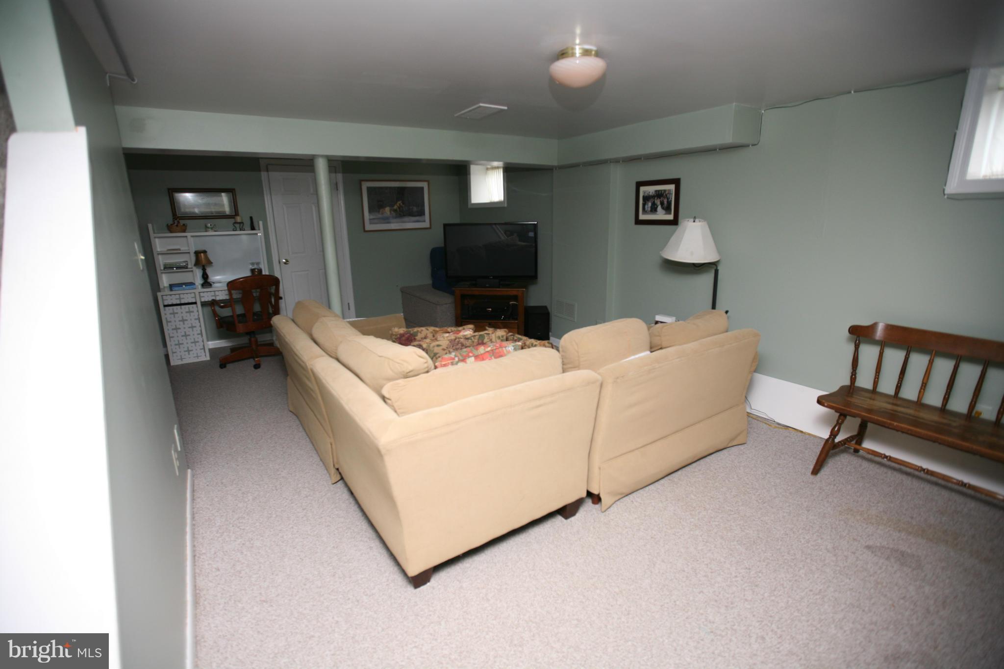 32 Dunvegan Road Catonsville, MD 21228 - Photo 21 of 24 Basement - Family Room