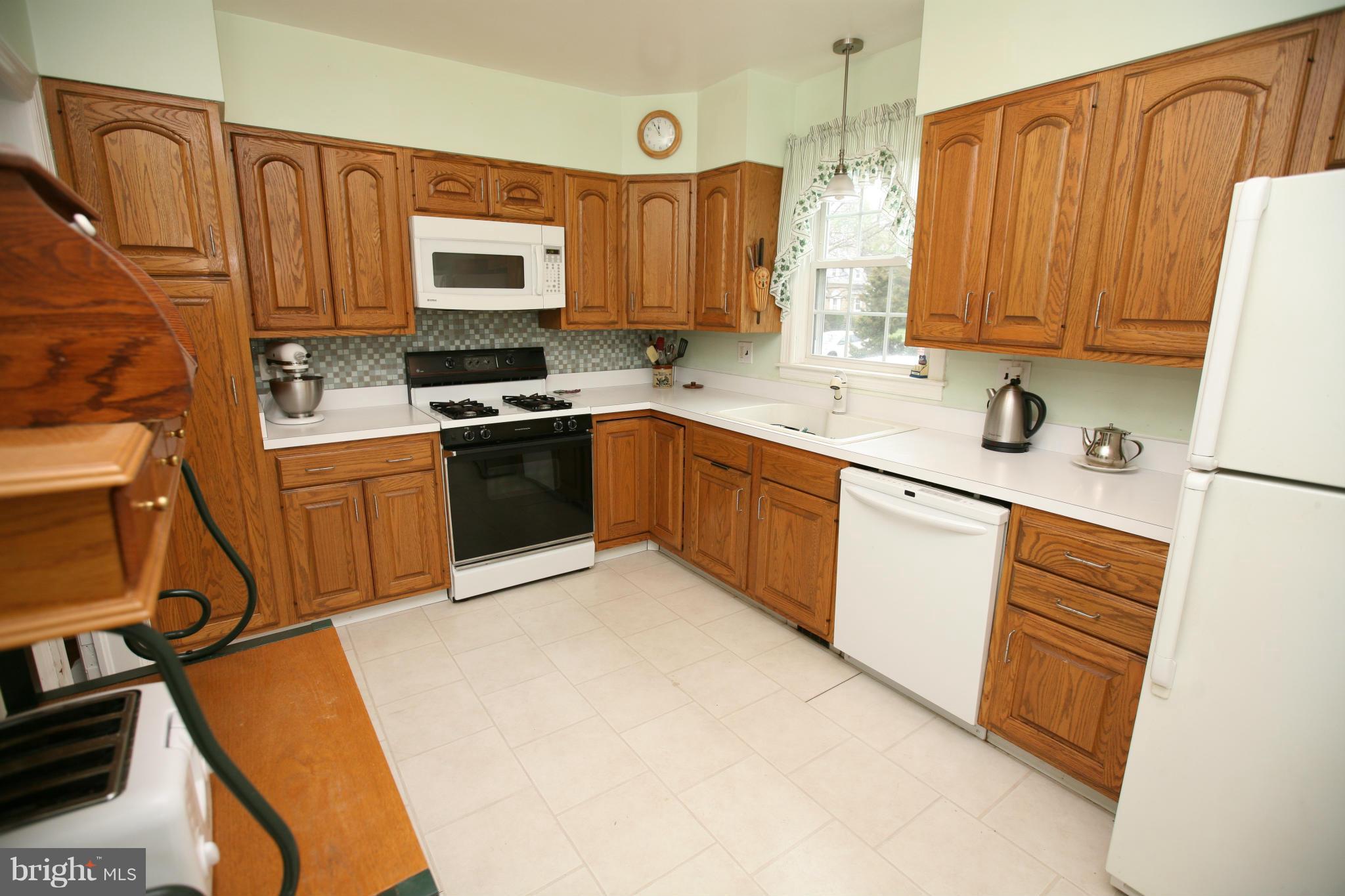 32 Dunvegan Road Catonsville, MD 21228 - Photo 5 of 24 Kitchen