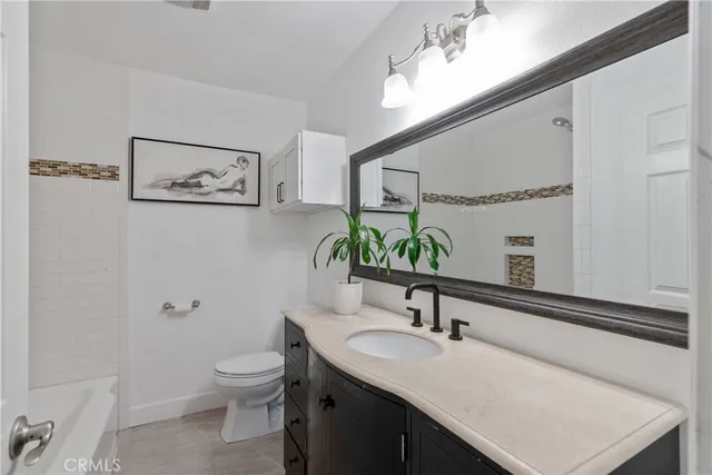 $1,325,000 | 8450 Calvin Avenue, Northridge, CA 91324