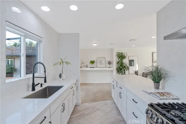 $1,325,000 | 8450 Calvin Avenue, Northridge, CA 91324