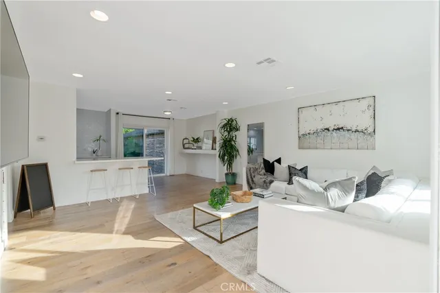 $1,325,000 | 8450 Calvin Avenue, Northridge, CA 91324