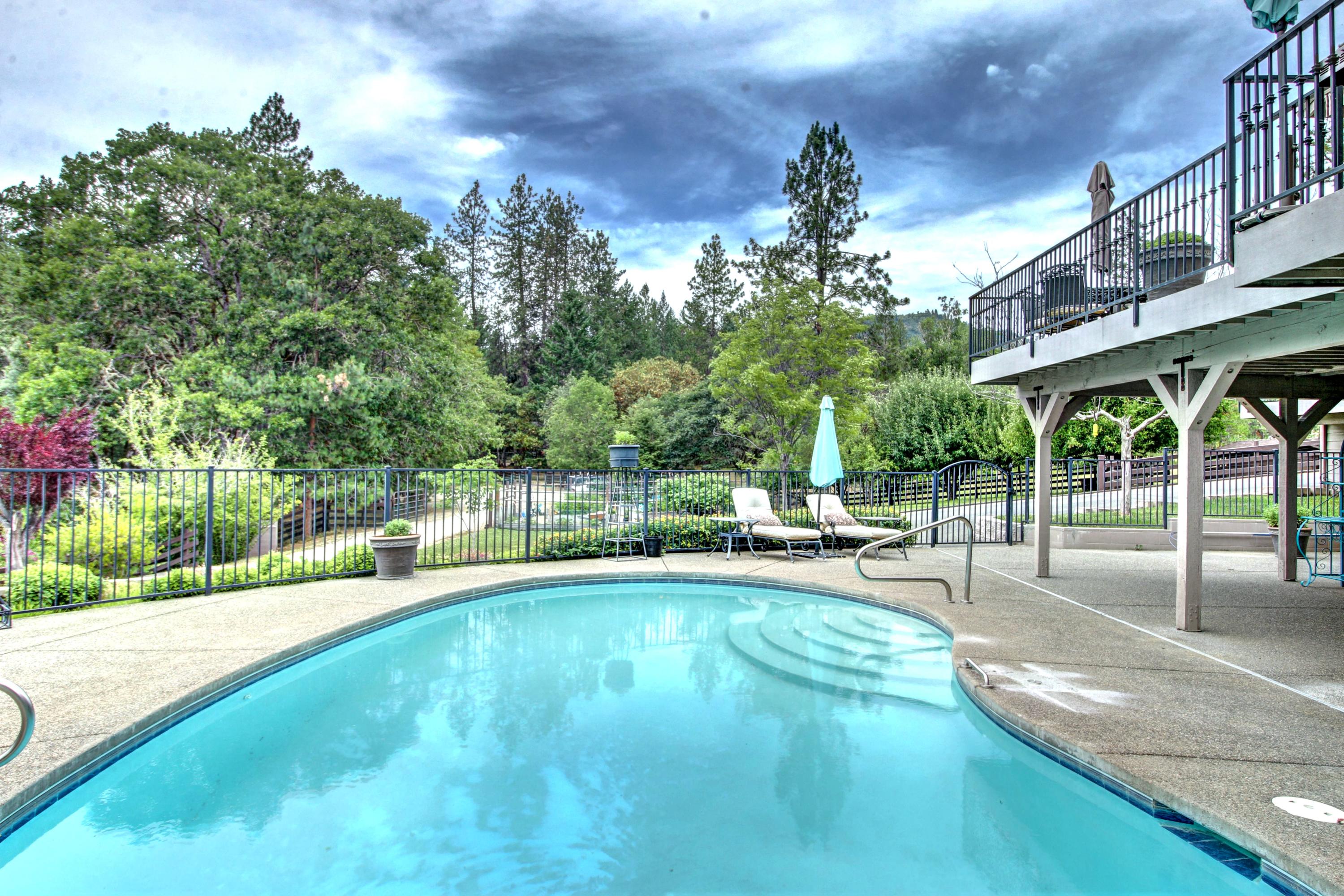 100 Springbrook Drive Grants Pass, OR 97527 - Photo 45 of 57 Pool area