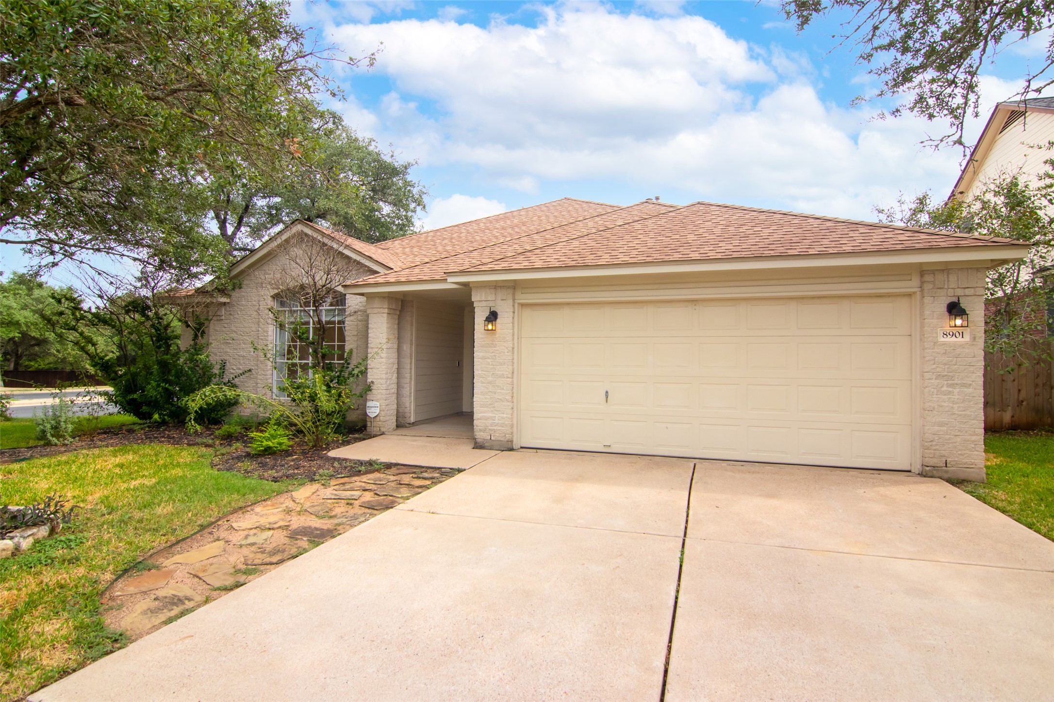 Charming one-story home with mature trees enhancing the front yard. Ideally located for quick access to Mopac and Brodie Lane, with convenient proximity to grocery stores, schools, shopping, and everyday amenities.