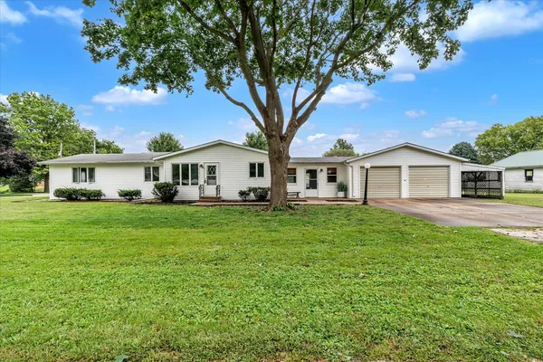 $155,000 | 235 Southeast 3rd Street, Woodhull, IL 61490
