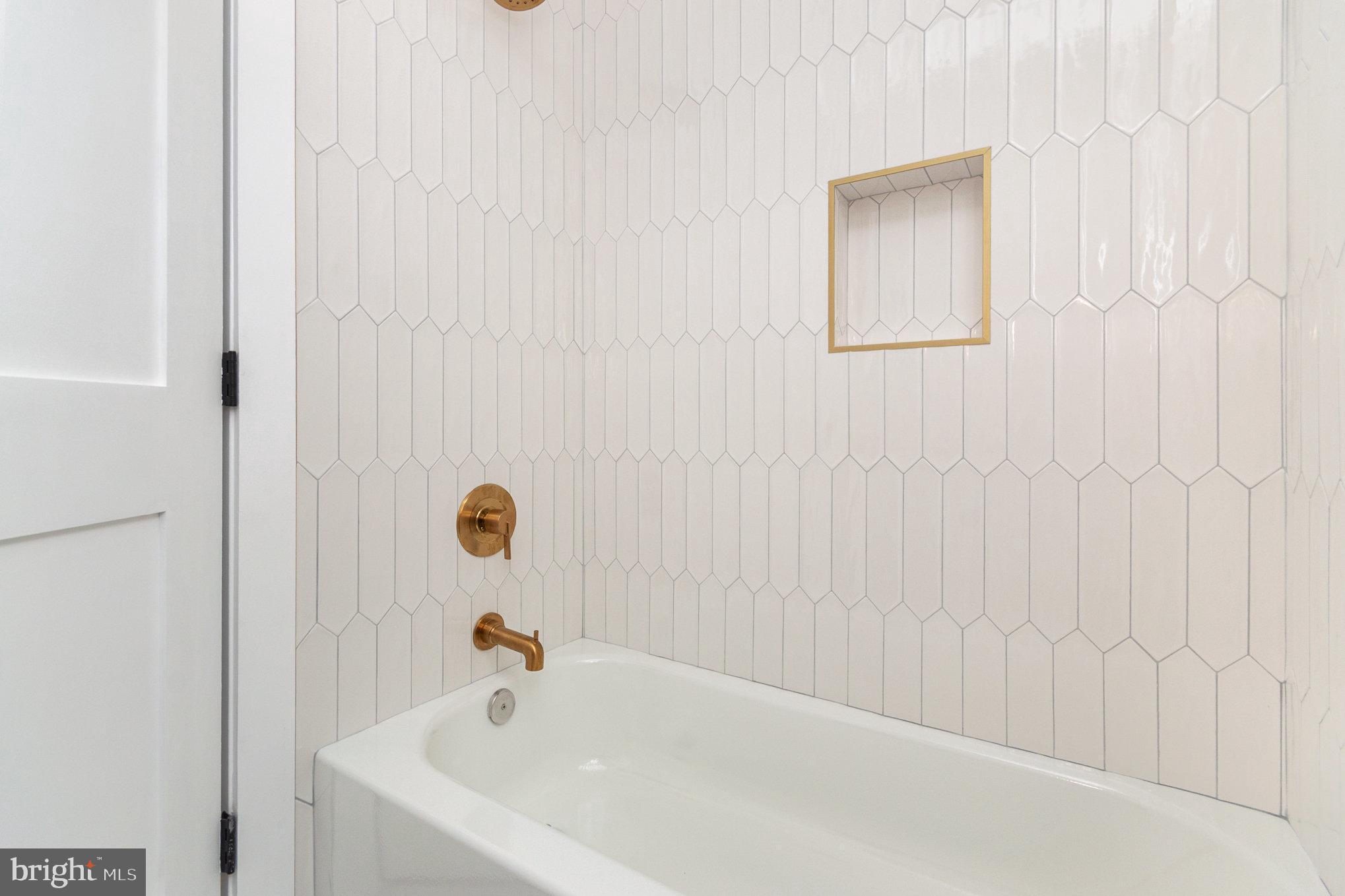 407 16th Street Southeast, Unit 407 Washington, DC 20003 - Photo 23 of 33