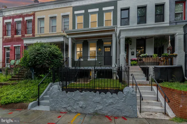 $5,472 | 407 16th Street Southeast, Unit 407, Washington, DC 20003