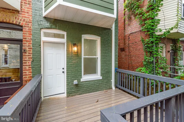 $5,472 | 407 16th Street Southeast, Unit 407, Washington, DC 20003