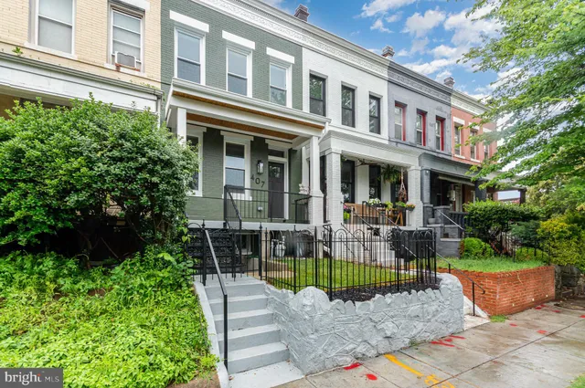 $5,472 | 407 16th Street Southeast, Unit 407, Washington, DC 20003