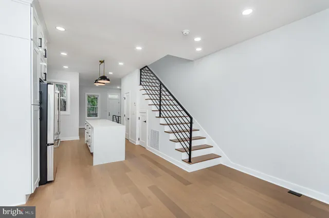 $5,472 | 407 16th Street Southeast, Unit 407, Washington, DC 20003