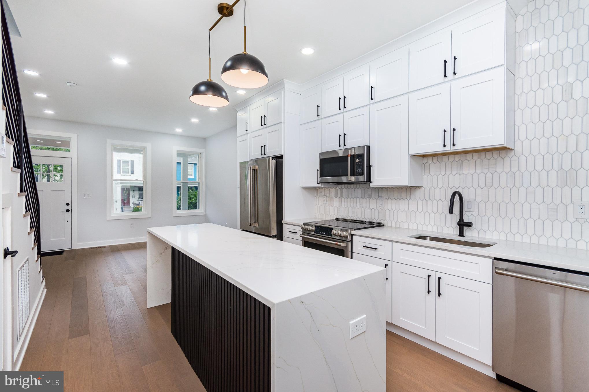 407 16th Street Southeast, Unit 407 Washington, DC 20003 - Photo 10 of 33