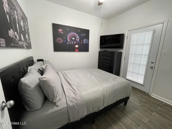 $2,100 | 1276 Century Oaks Drive, Unit B, Gulfport, MS 39507