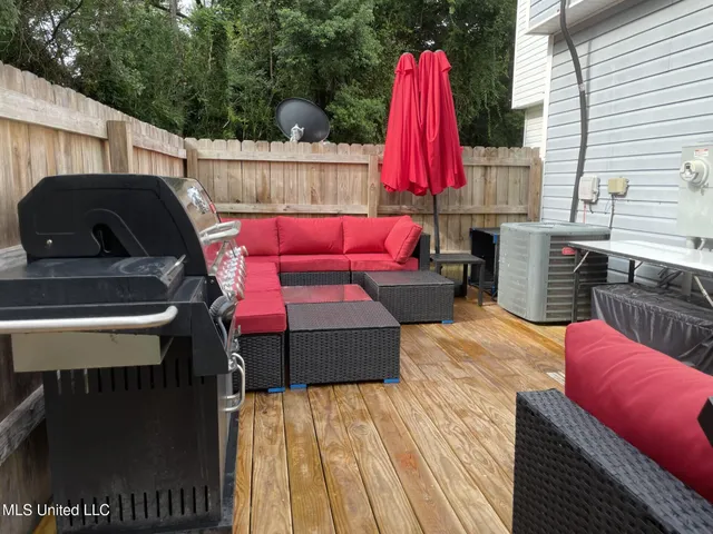 $2,100 | 1276 Century Oaks Drive, Unit B, Gulfport, MS 39507