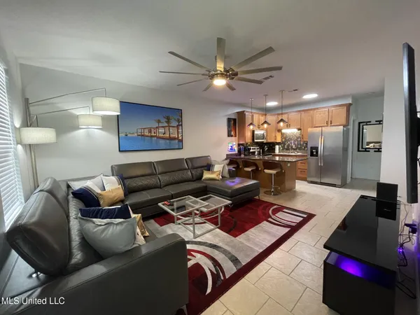 $2,100 | 1276 Century Oaks Drive, Unit B, Gulfport, MS 39507