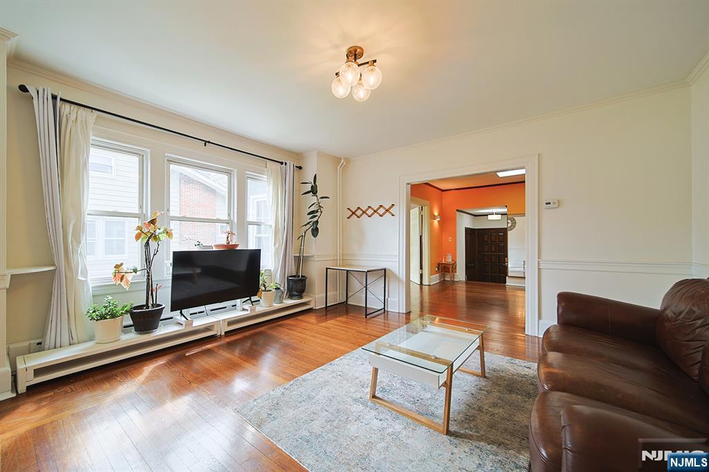 586 Hillside Street Ridgefield, NJ 07657 - Photo 18 of 46