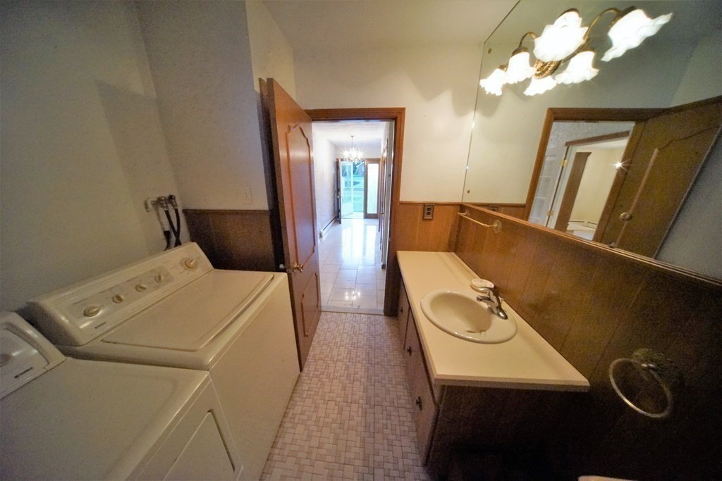 87 Mayflower Road Braintree, MA 02184 - Photo 15 of 28 Gallery Image 15