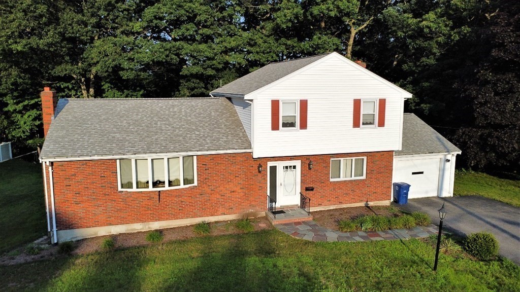87 Mayflower Road Braintree, MA 02184 - Photo 2 of 28 Gallery Image 2