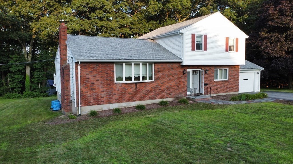 87 Mayflower Road Braintree, MA 02184 - Photo 3 of 28 Gallery Image 3