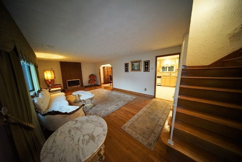 87 Mayflower Road Braintree, MA 02184 - Photo 5 of 28 Gallery Image 5