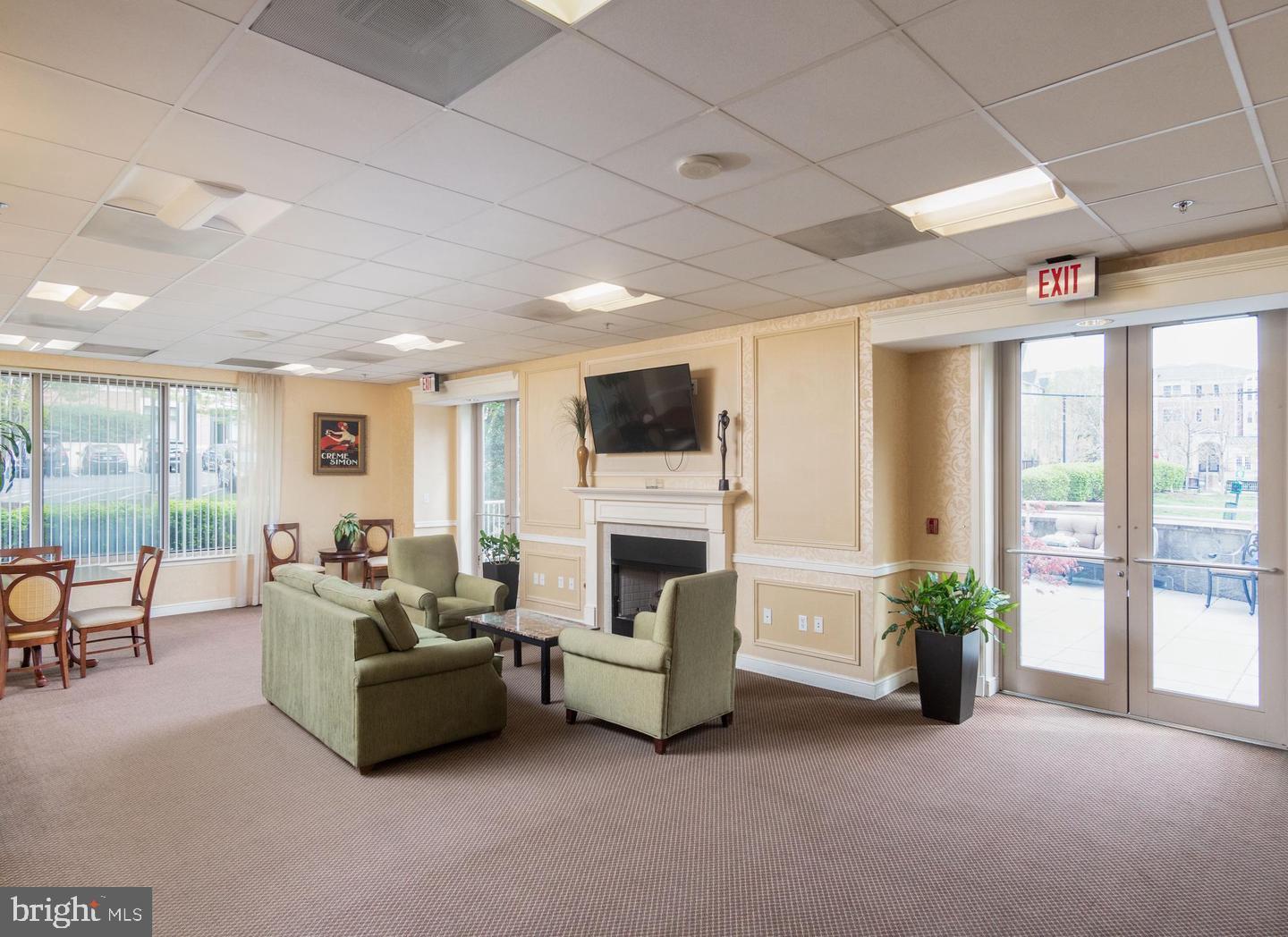 2726 Gallows Road, Unit 1004 Vienna, VA 22180 - Photo 18 of 73