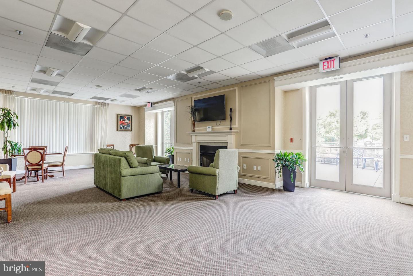 2726 Gallows Road, Unit 1004 Vienna, VA 22180 - Photo 19 of 73