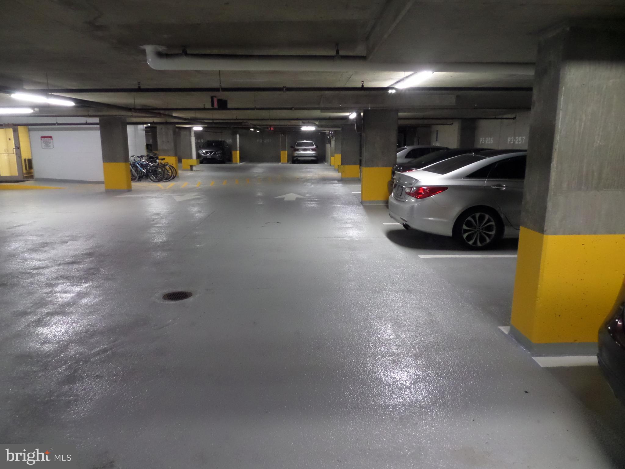 2726 Gallows Road, Unit 1004 Vienna, VA 22180 - Photo 72 of 73