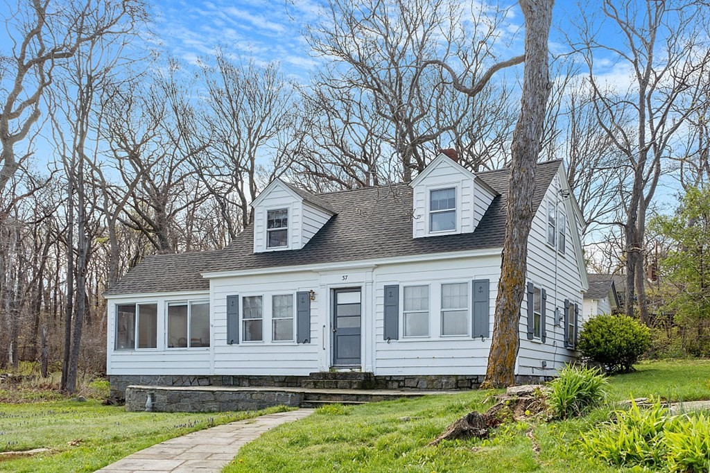 37 Coggeshall Road Gloucester, MA 01930 - Photo 1 of 37 Gallery Image 1