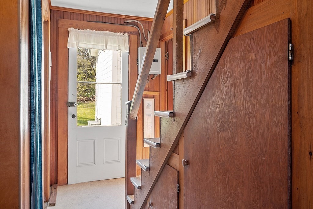 37 Coggeshall Road Gloucester, MA 01930 - Photo 13 of 37 Gallery Image 13