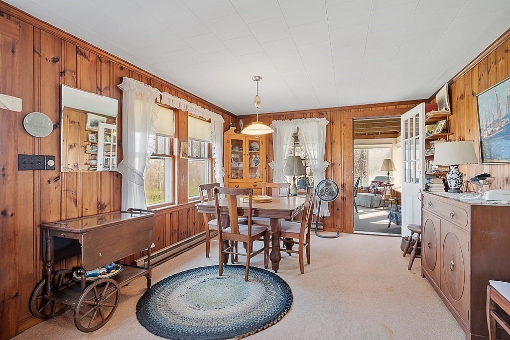 37 Coggeshall Road Gloucester, MA 01930 - Photo 6 of 37 Gallery Image 6