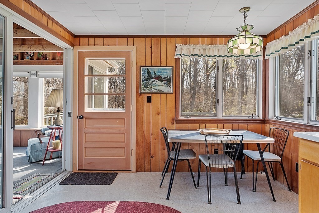37 Coggeshall Road Gloucester, MA 01930 - Photo 10 of 37 Gallery Image 10