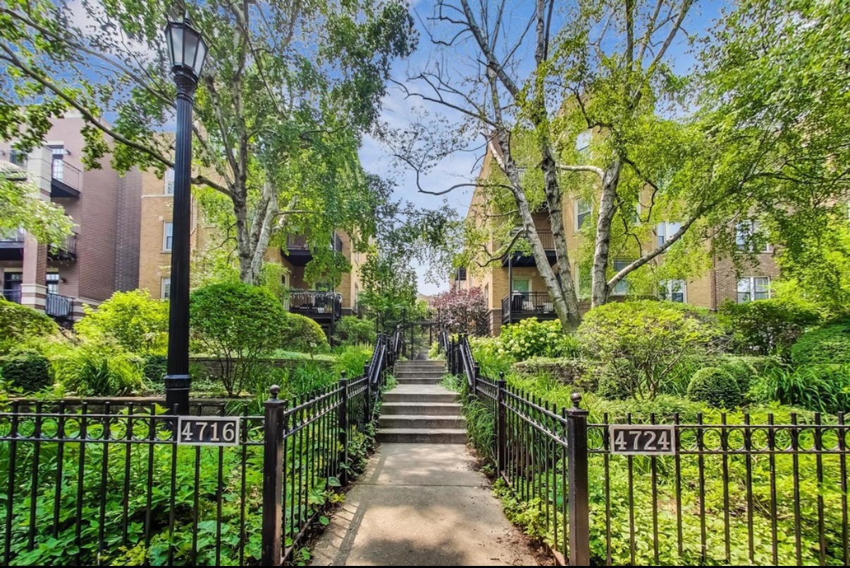 4720 North Beacon Street, Unit 2N Chicago, IL 60640 - Photo 1 of 26 a view of a house with a yard