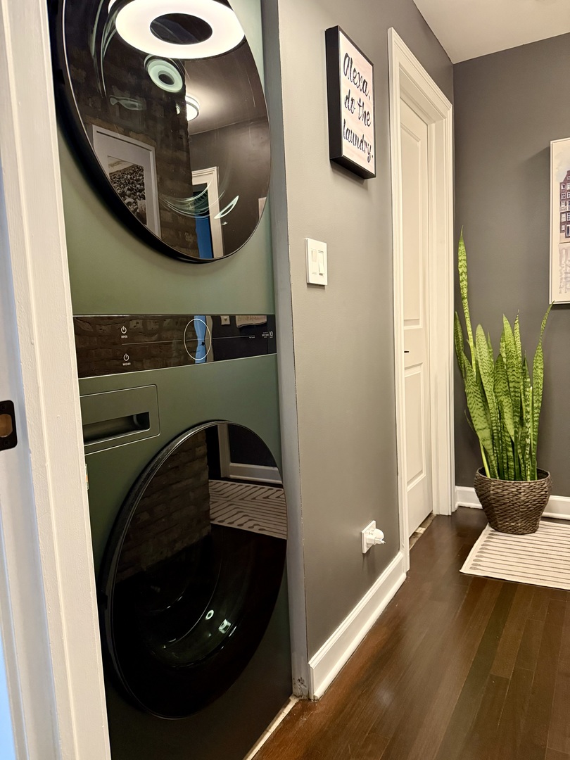 4720 North Beacon Street, Unit 2N Chicago, IL 60640 - Photo 24 of 26 a view of a livingroom with furniture and staircase