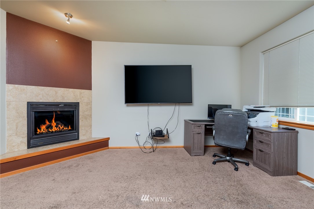 2090 Roxy Loop Ferndale, WA 98248 - Photo 10 of 20 Gallery Image 10