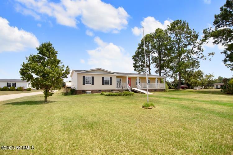 3564 Basstown Road Clinton, NC 28328 - Photo 2 of 22 IMG_1108