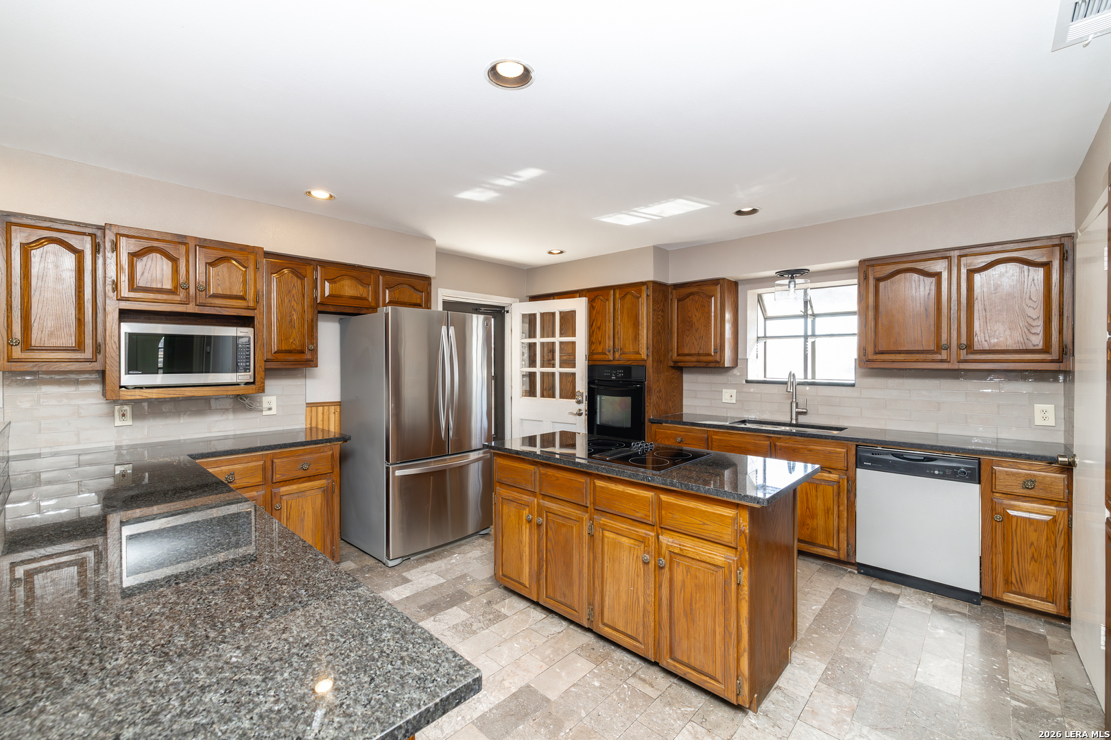 1212 Donato Road Poteet, TX 78065 - Photo 3 of 35