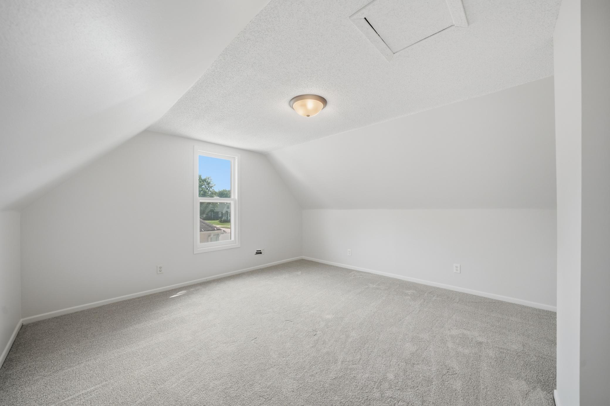 422 10th Avenue Southeast Rochester, MN 55904 - Photo 9 of 22