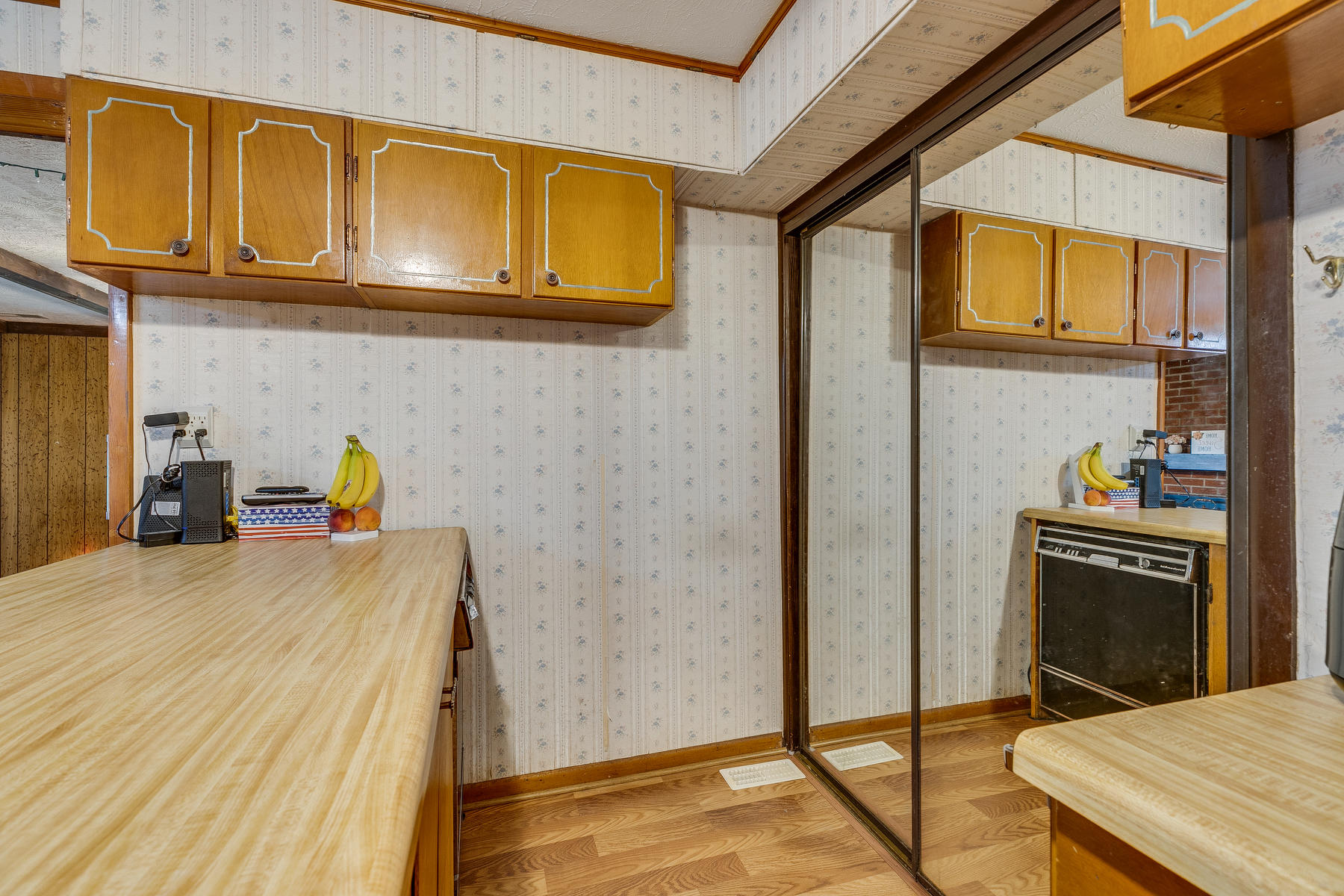 169 Price Road Elizabethton, TN 37643 - Photo 13 of 37 013