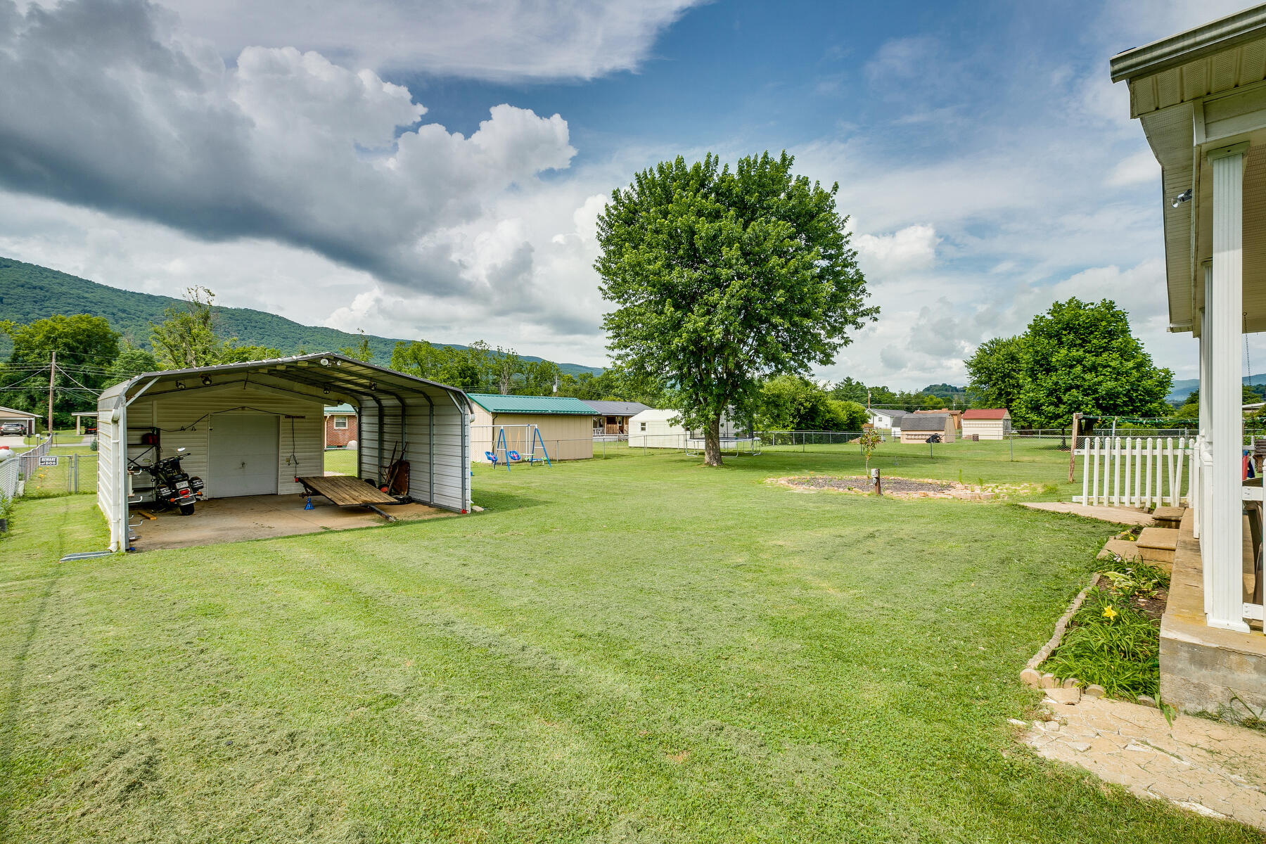169 Price Road Elizabethton, TN 37643 - Photo 30 of 37 030