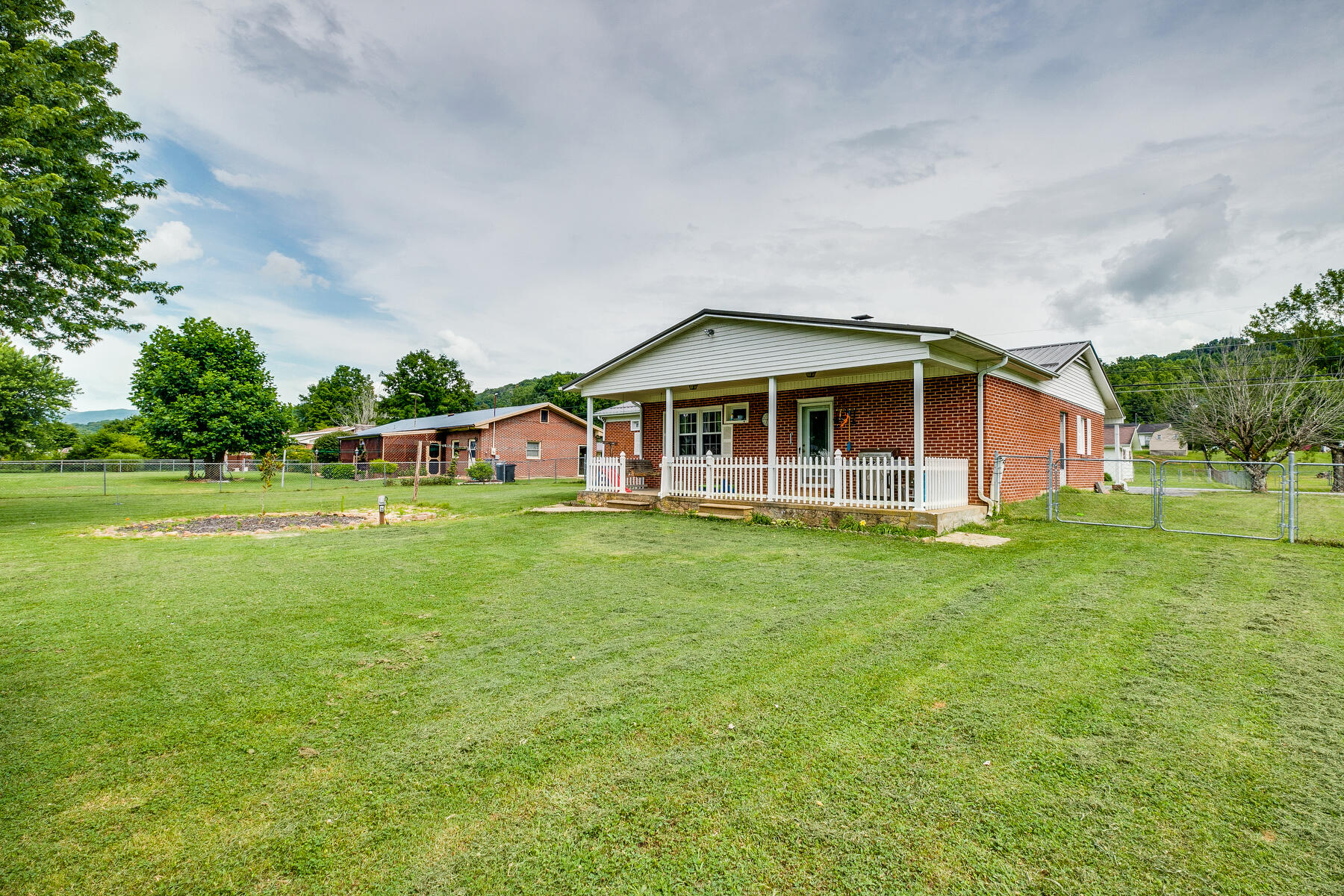 169 Price Road Elizabethton, TN 37643 - Photo 31 of 37 031