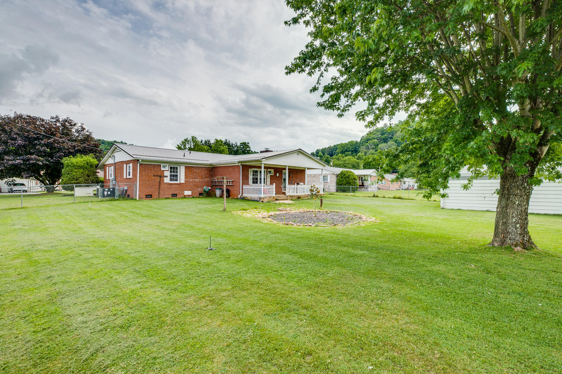 169 Price Road Elizabethton, TN 37643 - Photo 33 of 37 033