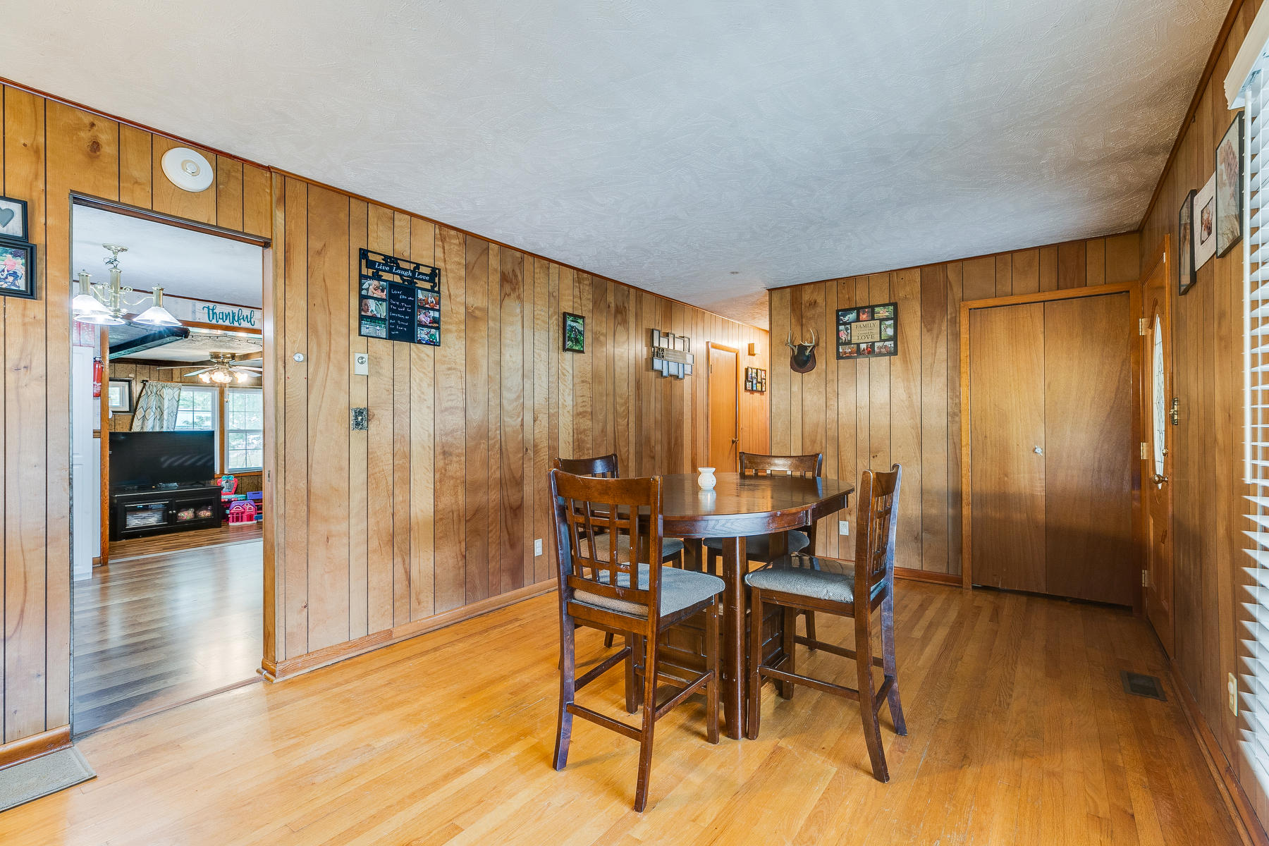 169 Price Road Elizabethton, TN 37643 - Photo 8 of 37 008
