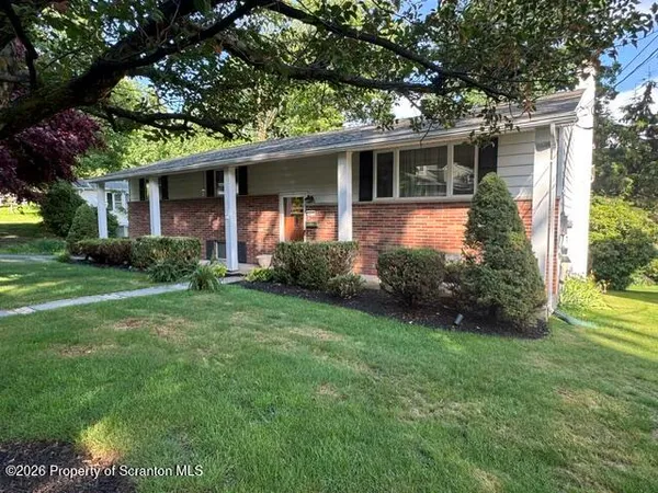 $339,900 | 603 Oak Lane, Clarks Summit, PA 18411