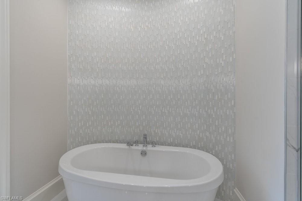 16366 Corsica Way, Unit 102 Naples, FL 34110 - Photo 12 of 28 Soaking Tub