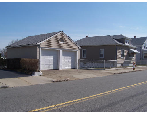 1692 Rodman Street Fall River, MA 02721 - Photo 3 of 4