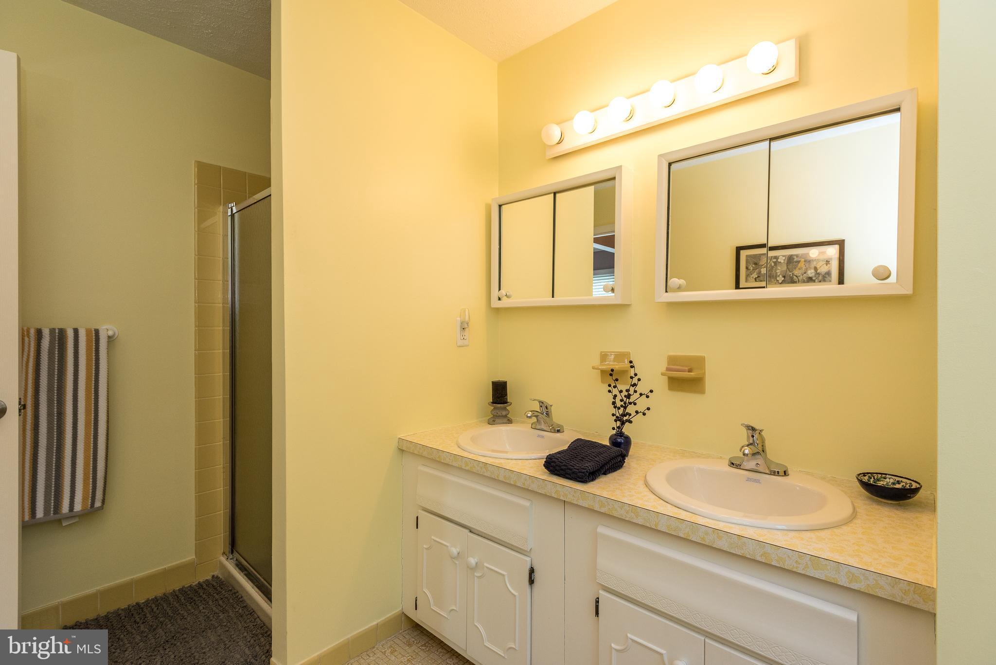 635 Cheswick Road Philadelphia, PA 19128 - Photo 38 of 50
