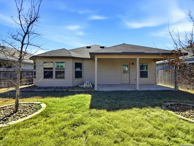 $1,850 | 1132 Amber Lake, Seguin, TX 78155