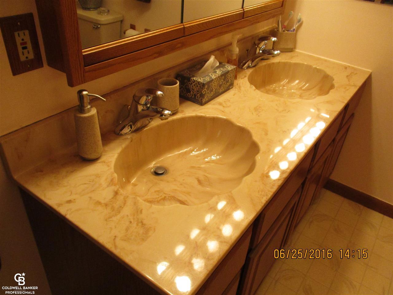 8801 Big Hand Road Columbus, MI 48063 - Photo 20 of 40 31295293-20.JPG