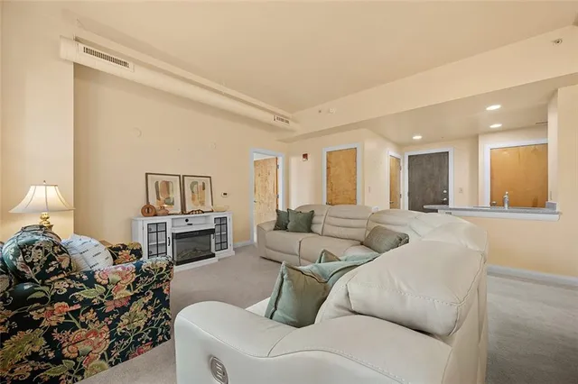 $2,650 | 306 Fourth Avenue, Unit 401, Pittsburgh, PA 15222