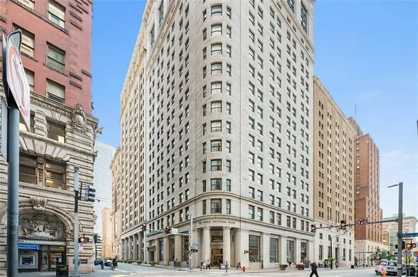 $2,650 | 306 Fourth Avenue, Unit 401, Pittsburgh, PA 15222