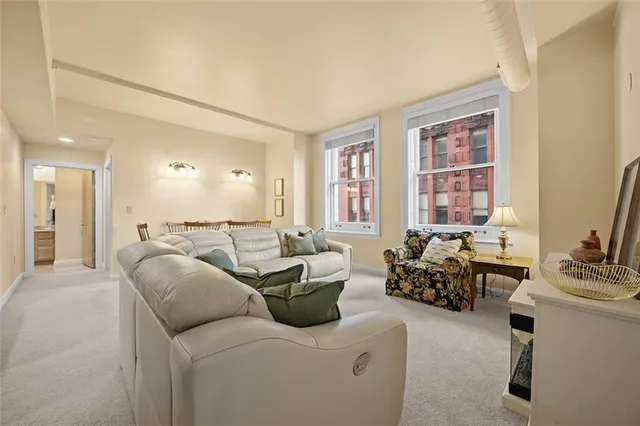 $2,650 | 306 Fourth Avenue, Unit 401, Pittsburgh, PA 15222