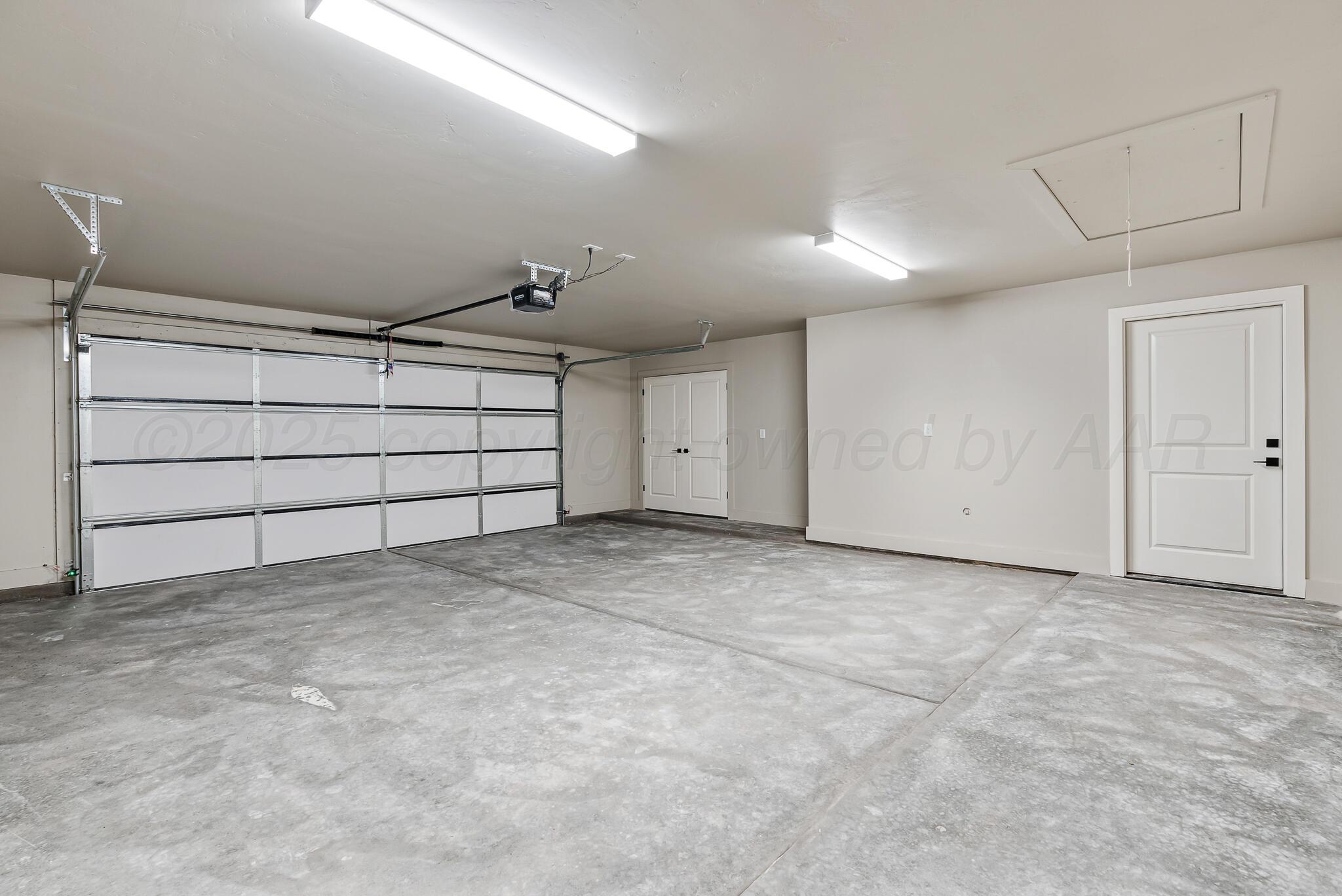 19100 Buck Springs Road Amarillo, TX 79119 - Photo 29 of 29 a view of a garage